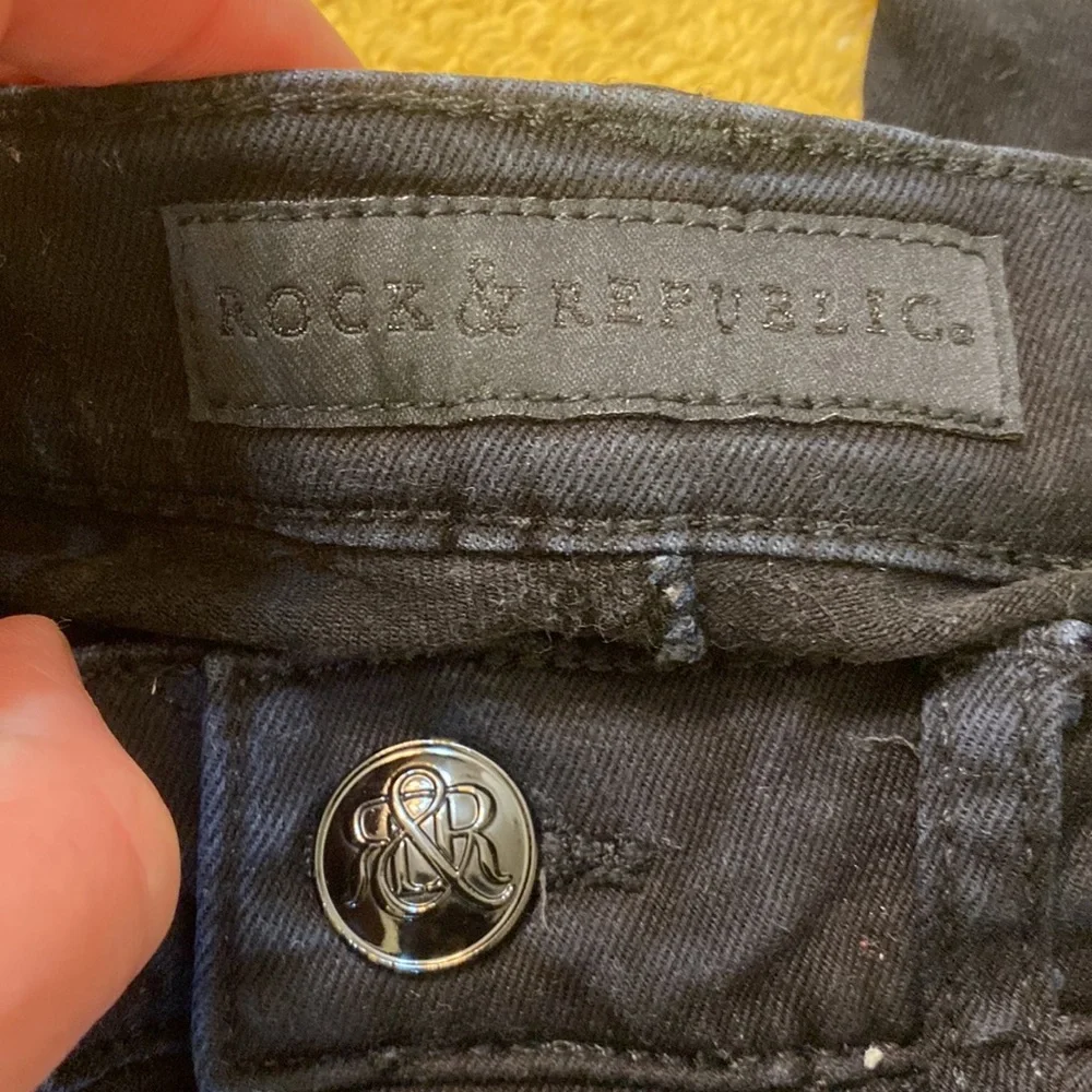 ROCK & REPUBLIC Kasandra 4 black bootcut jeans in EUC